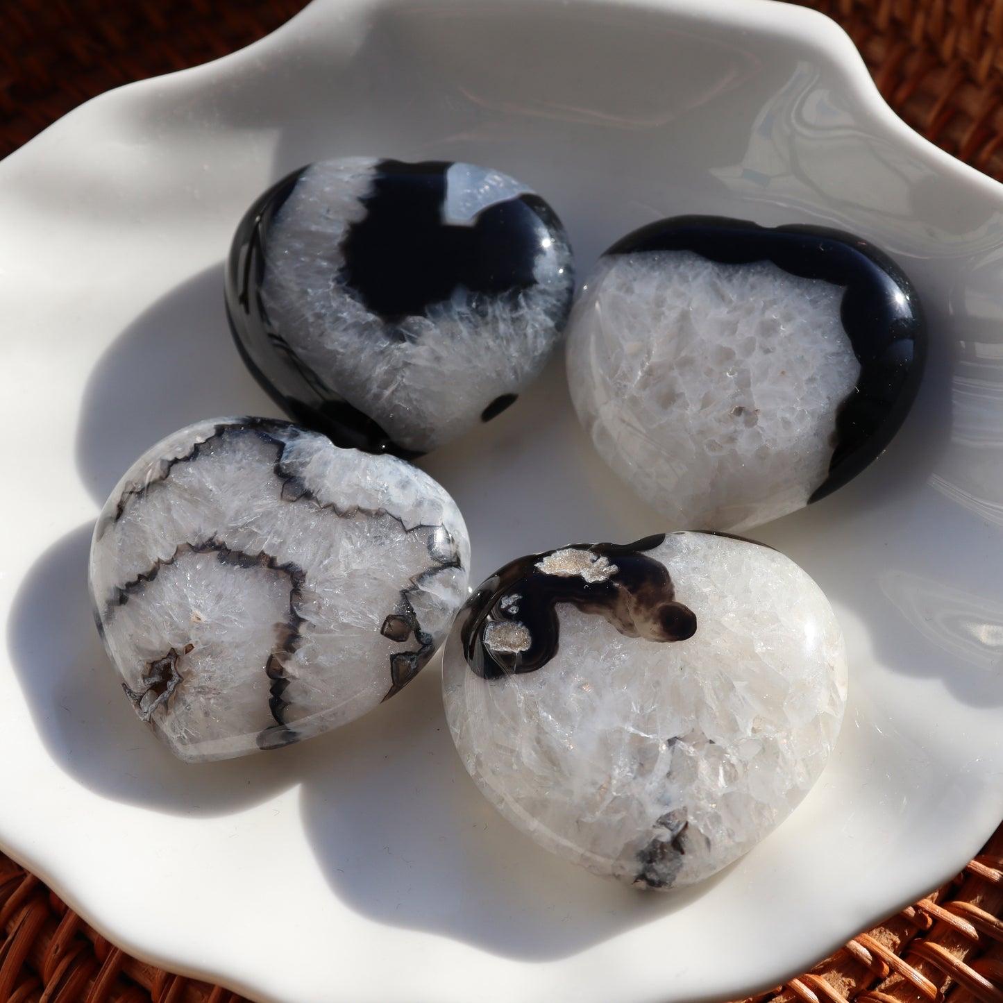 Black & White Agate Heart – A Balance of Beauty