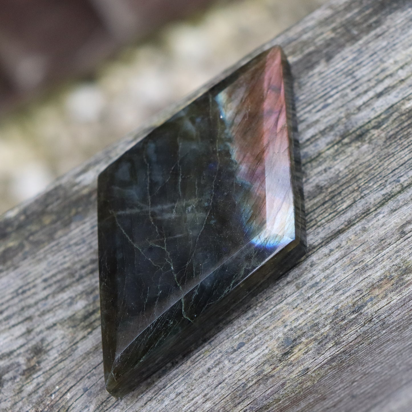 Labradorite Diamond – 100g | 10.5cm