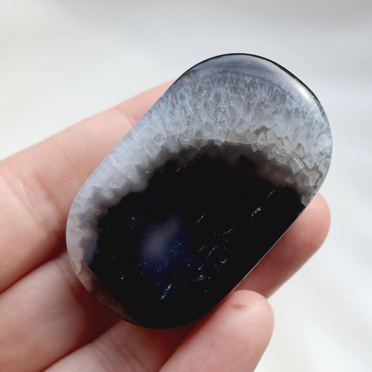 Black Agate Palm Stone – Protection & Grounding Crystal B