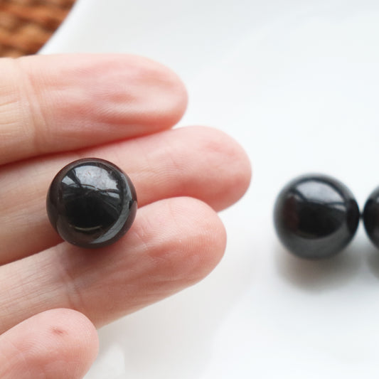 Mini Garnet Sphere – Energising Crystal for Passion & Strength