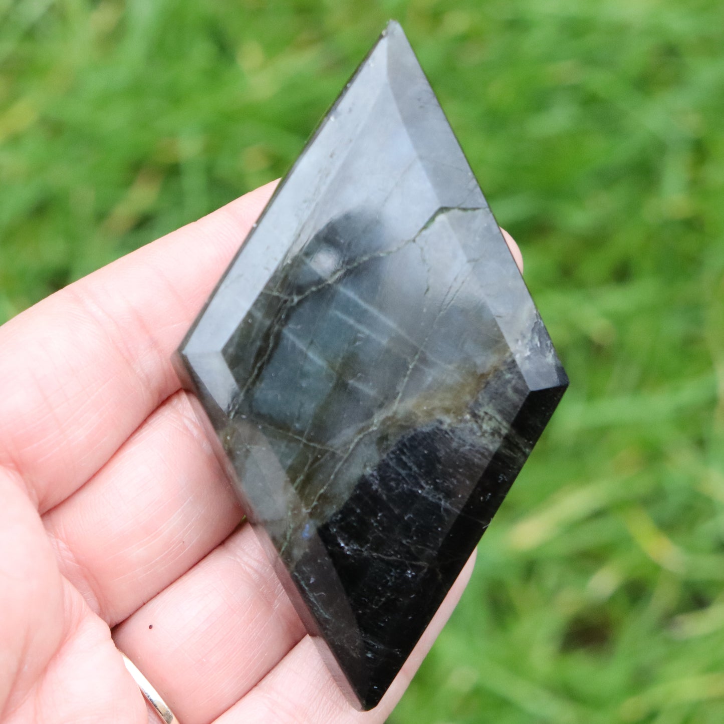 Labradorite Diamond – 100g | 10.5cm