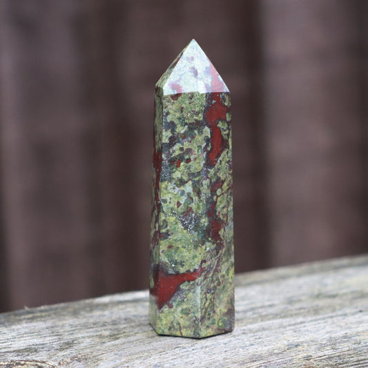 Dragon Bloodstone Tower – 81g | 8cm