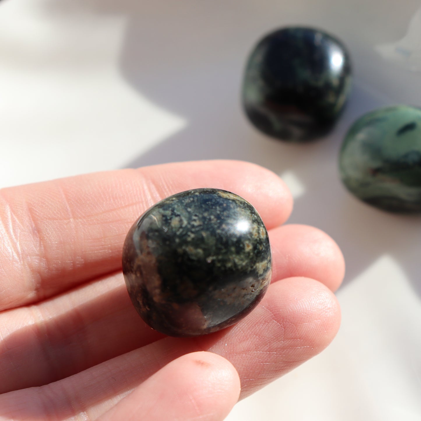 Kambaba Jasper Tumblestone – A Pocket-Sized Peacekeeper