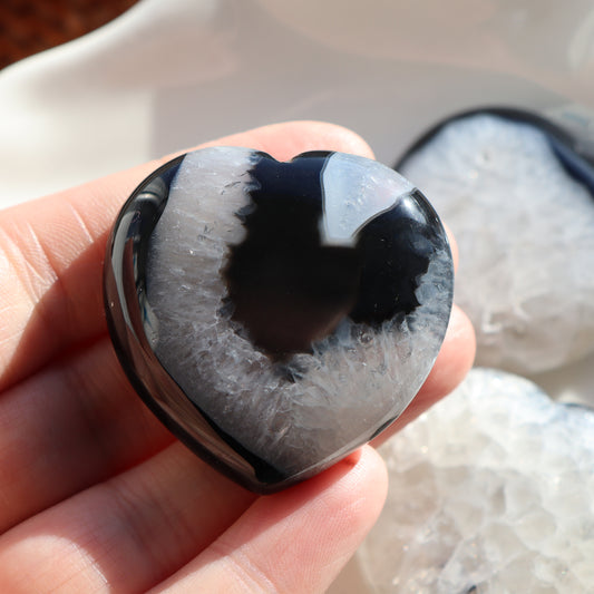 Black & White Agate Heart – A Balance of Beauty